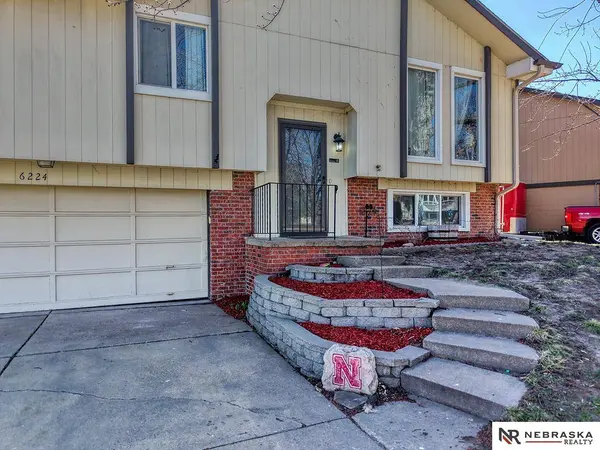 6224 NW 5th Street, Lincoln, NE 68521