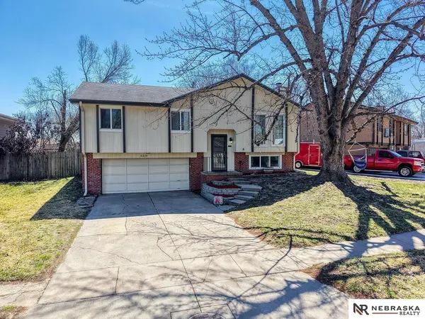 6224 NW 5th Street, Lincoln, NE 68521
