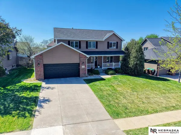 6151 Glass Ridge DR, Lincoln, NE 68526