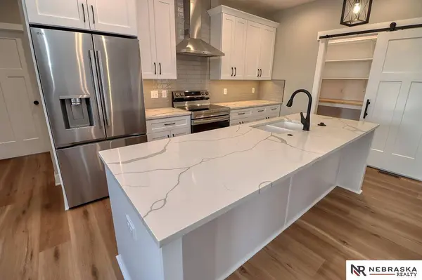 7755 Aero CIR, Lincoln, NE 68516