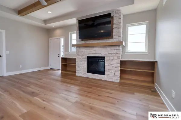 7755 Aero CIR, Lincoln, NE 68516