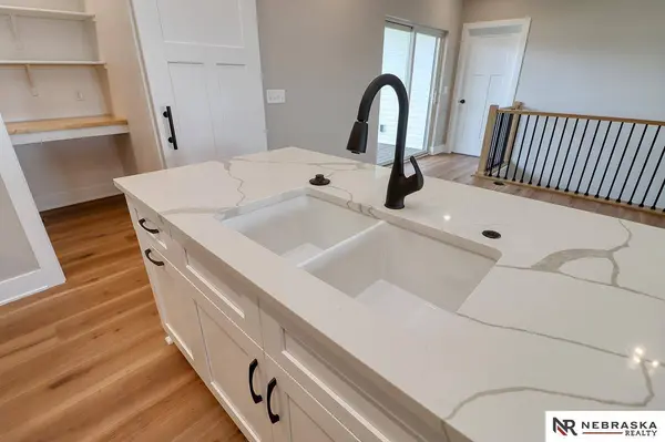 7755 Aero CIR, Lincoln, NE 68516