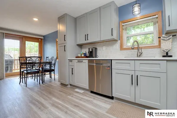 5030 W Thatcher LN, Lincoln, NE 68528