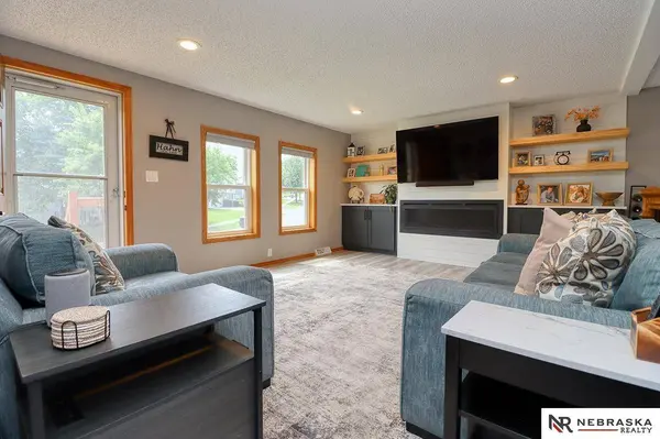 5030 W Thatcher LN, Lincoln, NE 68528
