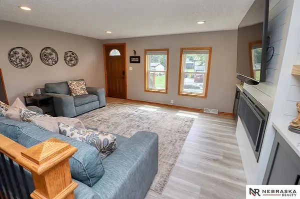5030 W Thatcher LN, Lincoln, NE 68528