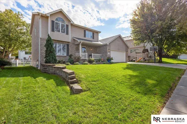 7656 S 37th Street, Lincoln, NE 68516