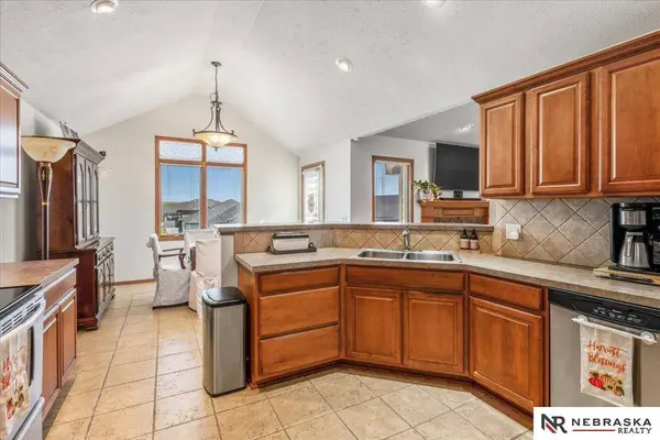 9040 S 30th Street, Lincoln, NE 68516