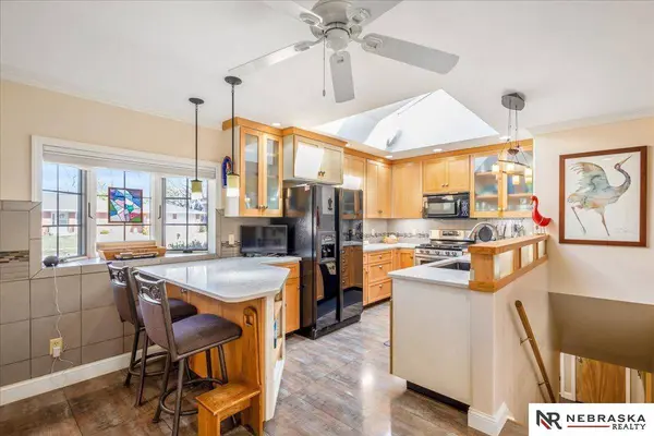 2925 Kucera Drive, Lincoln, NE 68502