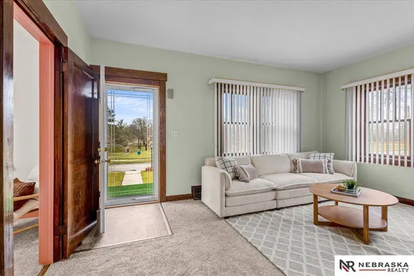 2244 S 33rd Street, Lincoln, NE 68506