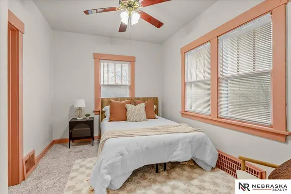 2244 S 33rd Street, Lincoln, NE 68506