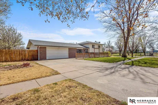 300 N Coddington Avenue, Lincoln, NE 68528