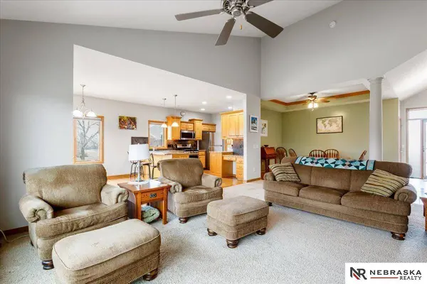 4860 Gleneagle CT, Lincoln, NE 68526