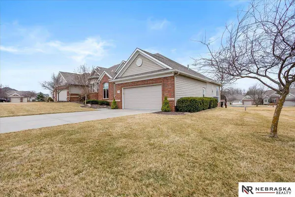 4860 Gleneagle CT, Lincoln, NE 68526