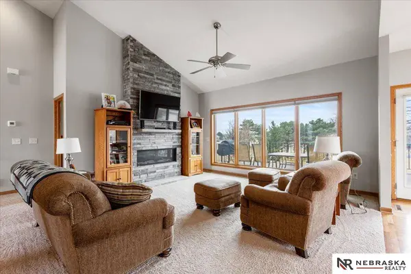 4860 Gleneagle CT, Lincoln, NE 68526
