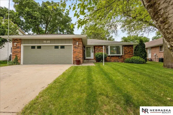 3520 S Hope CT, Lincoln, NE 68502
