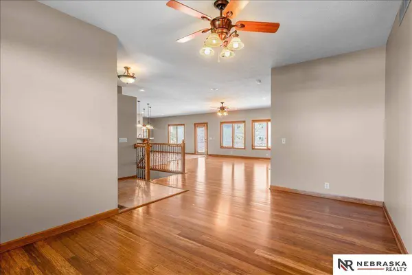 2525 Ridgeline CT, Lincoln, NE 68512