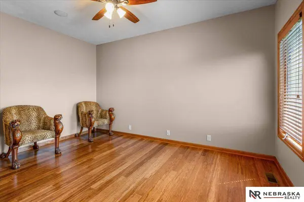2525 Ridgeline CT, Lincoln, NE 68512