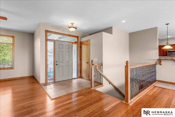 2525 Ridgeline CT, Lincoln, NE 68512