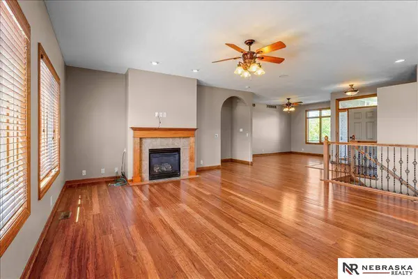 2525 Ridgeline CT, Lincoln, NE 68512