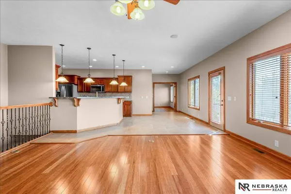 2525 Ridgeline CT, Lincoln, NE 68512