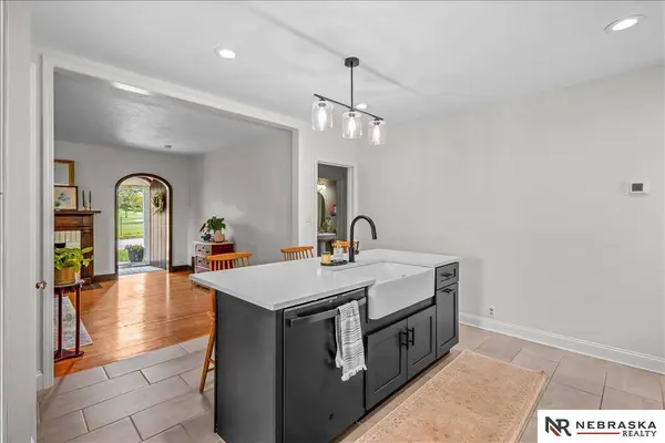 2905 S 20th ST, Lincoln, NE 68502