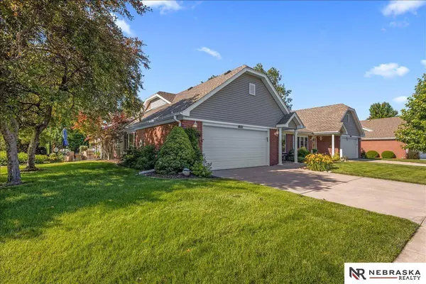 3345 Jamestown LN, Lincoln, NE 68516