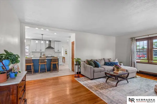 2905 S 20th ST, Lincoln, NE 68502
