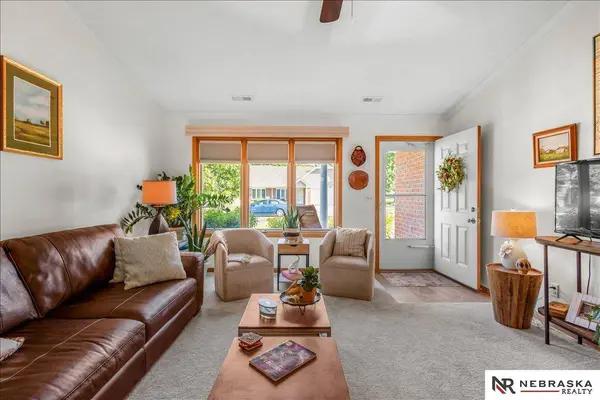 3345 Jamestown LN, Lincoln, NE 68516