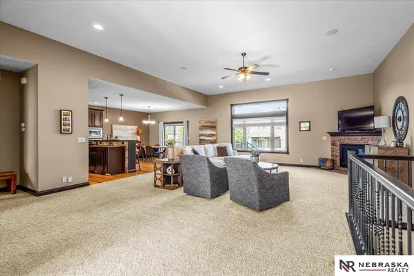 9423 S 28th ST, Lincoln, NE 68516