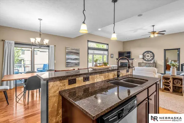 9423 S 28th ST, Lincoln, NE 68516