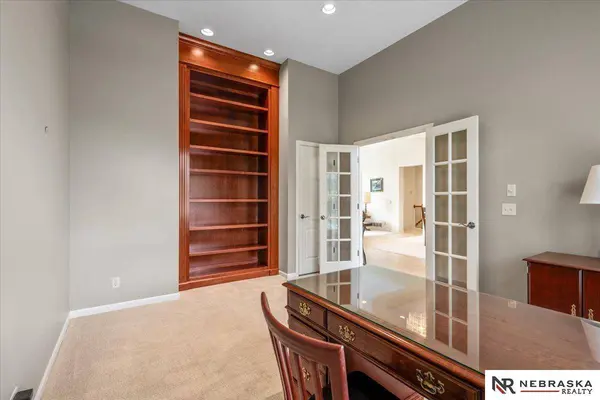 9030 Whispering Wind RD, Lincoln, NE 68512