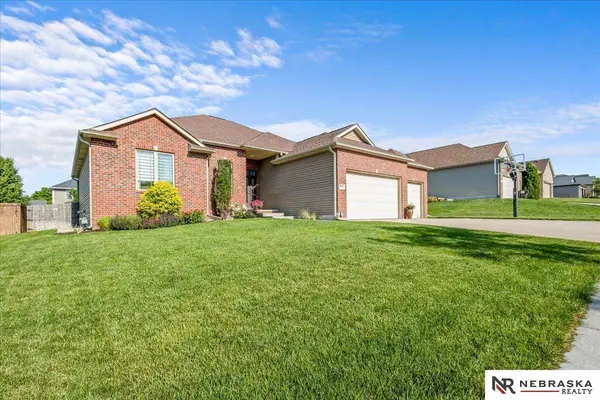 9423 S 28th ST, Lincoln, NE 68516