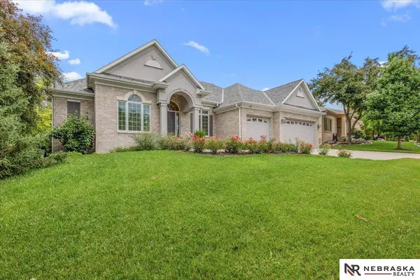 9030 Whispering Wind RD, Lincoln, NE 68512