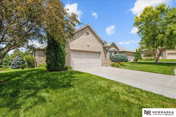 2114 Stone Creek Loop North, Lincoln, NE 68512