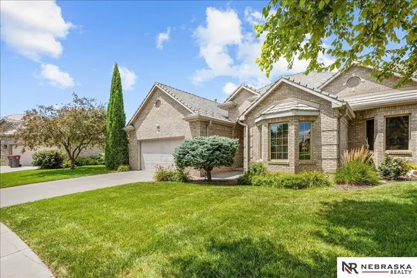 2114 Stone Creek Loop North, Lincoln, NE 68512