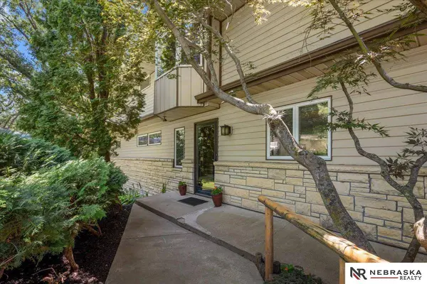 3235 S Summit BLVD, Lincoln, NE 68502