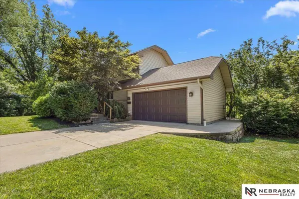 3235 S Summit BLVD, Lincoln, NE 68502