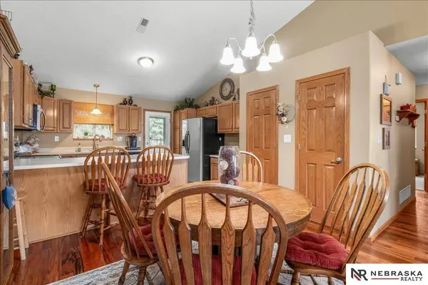 3917 Ballard CT, Lincoln, NE 68504