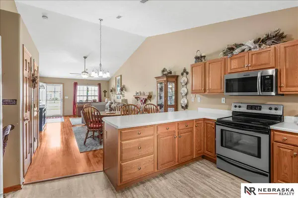 3917 Ballard CT, Lincoln, NE 68504