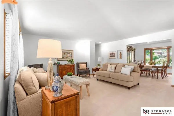 431 Lakewood DR, Lincoln, NE 68510