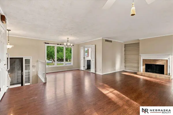 2628 Bishop RD, Lincoln, NE 68502