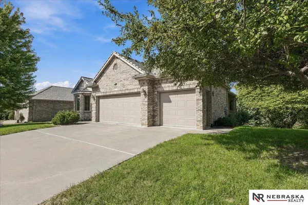 2232 Stone Creek Loop North, Lincoln, NE 68512