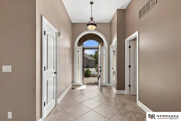 2232 Stone Creek Loop North, Lincoln, NE 68512