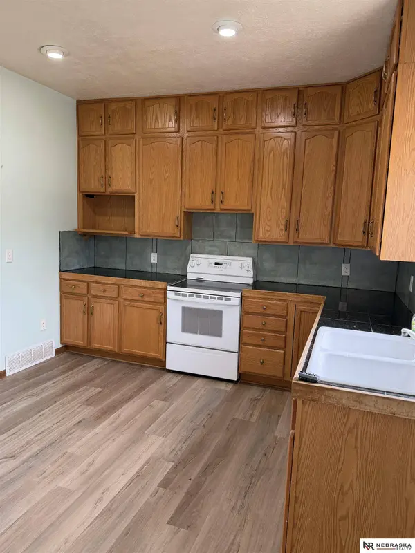 221 S Main ST, Friend, NE 68359