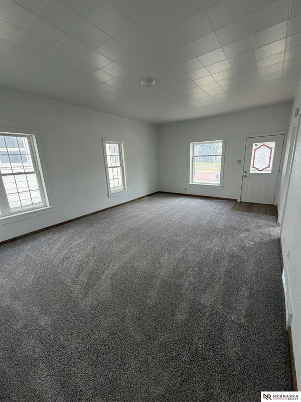 221 S Main ST, Friend, NE 68359