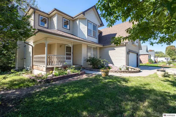 5001 Valley Forge RD, Lincoln, NE 68521