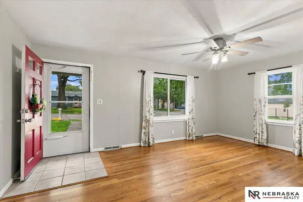 5941 Gillan RD, Lincoln, NE 68505
