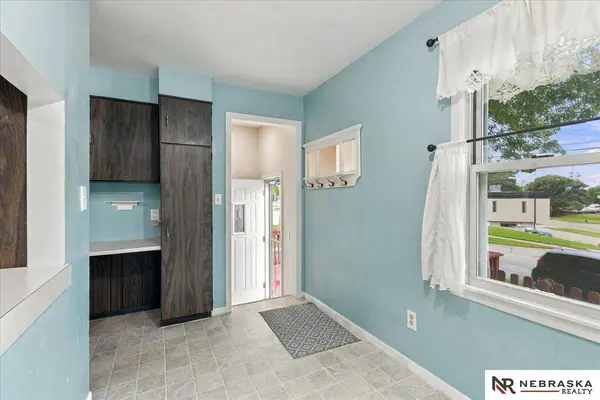 5941 Gillan RD, Lincoln, NE 68505
