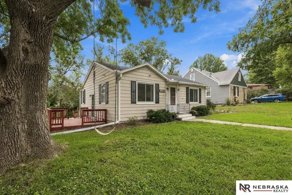 5941 Gillan RD, Lincoln, NE 68505