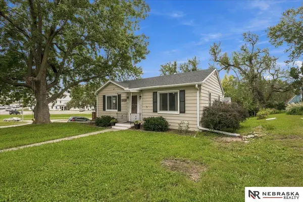 5941 Gillan RD, Lincoln, NE 68505